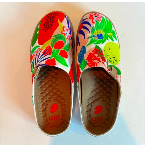 UIN Multicolor Artistic Slip-Ons - Picture 1 of 10